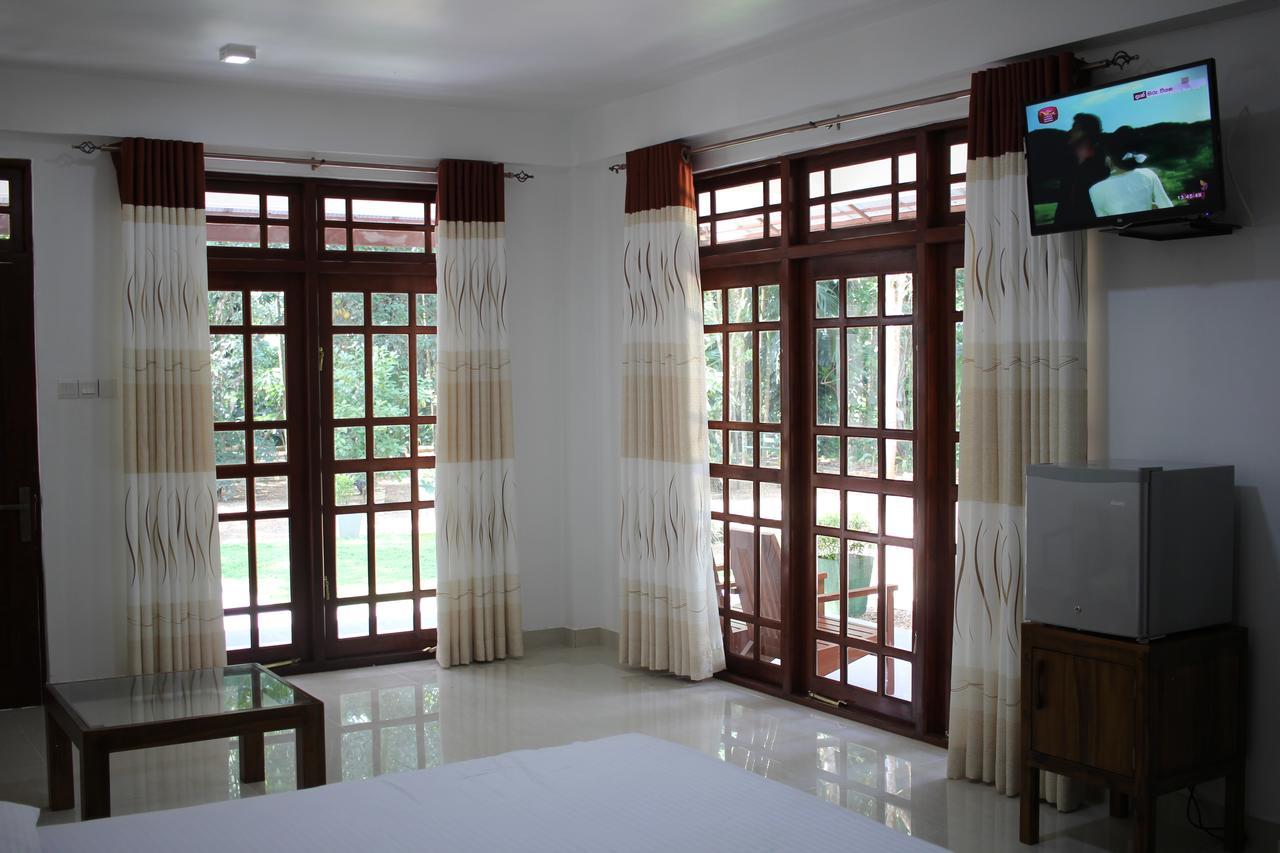 Gem Field Rest Acomodação com café da manhã Ratnapura Exterior foto